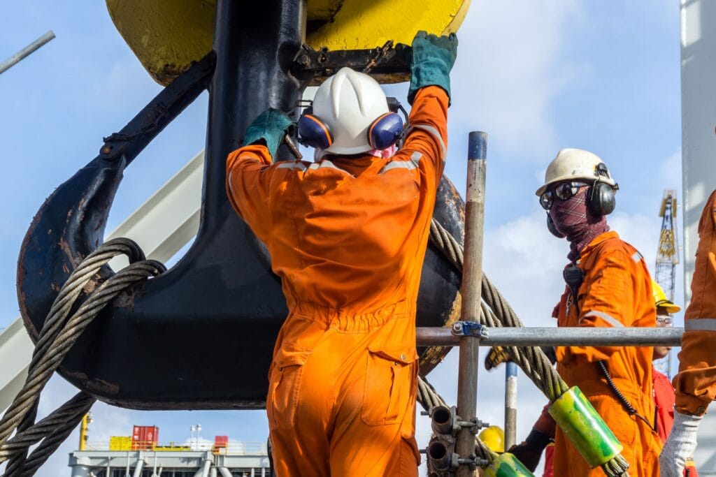 safety-tips-offshore-oil Engineering team conducting a HAZOP study review session